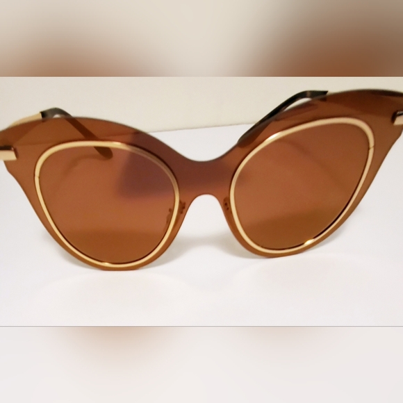 Dolce and Gabbana Ladies Sunglasses.  Brown mirrored bronze - Picture 10 of 16
